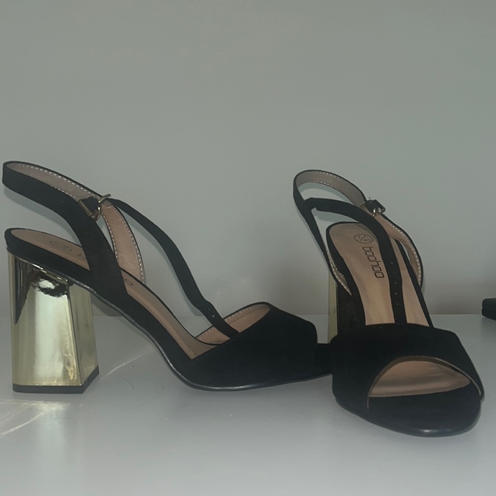 Boohoo Fluted Metallic Heel PeepToe With Ankle Straps (UK 7 / US 9) NWOT)